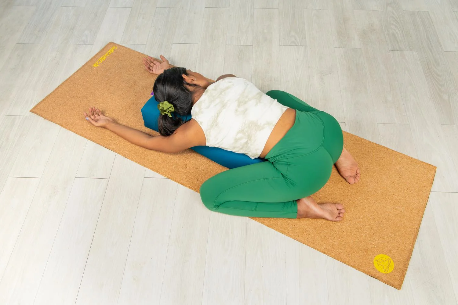 yoga-being-perfomed-on-juru-yoga-mats-that-are-ecofriendly-recyclable-renewable-yoga-mat